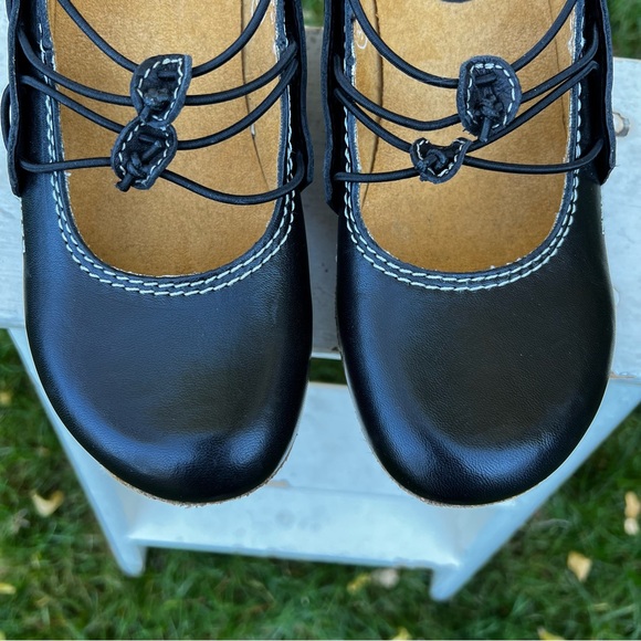 Groundhog Tucson Leather Natural Cork Wedge - Picture 3 of 10